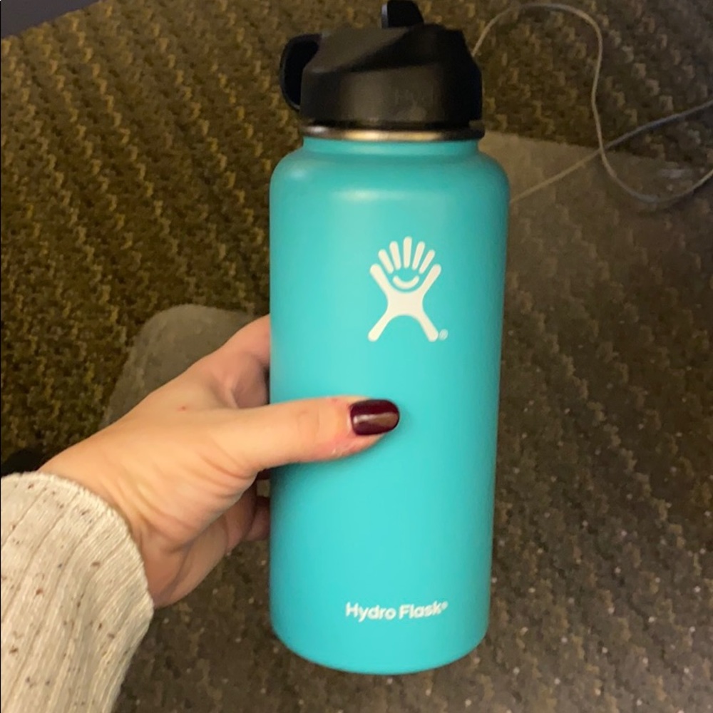 Blue 32oz wide mouth hydro flask w/ straw top